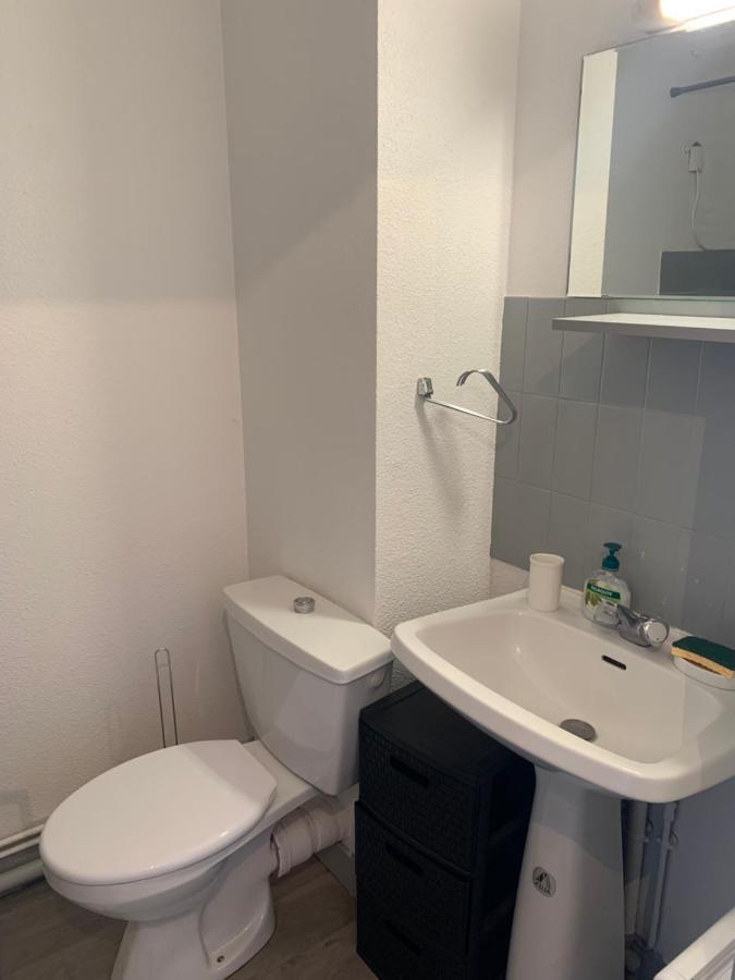 Joli Studio Avec Garage Prive Apartment Tarbes Luaran gambar